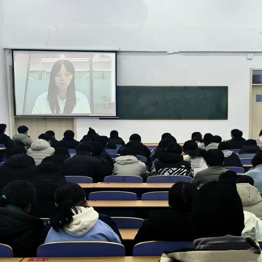 会议室里的人们AI 生成的内容可能不正确。